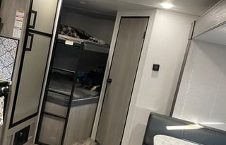 2022 Dutchman Coleman Light 1905BH (Delivery Only)