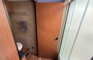 Thor Majestic 28' Motorhome - Class C RV