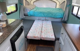 2012 Charming Mobile Air B&B
