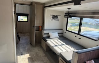 The coolest RV w/3 AC, Sleeps 10 no hauling needed