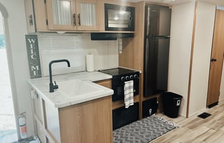 2022 Prime Time RV Avenger 28QBSLE