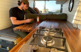 Off grid campervan with TV & ROOFTOP DECK