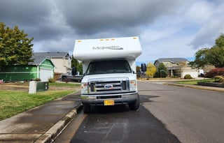 Happy Sasquatch RV Adventures-2015 Thor Majestic