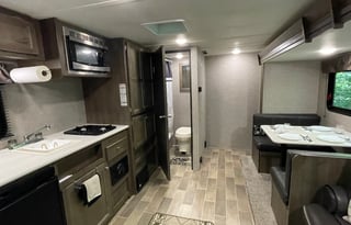 2020 Dutchmen RV Coleman Lantern LT Series 18FQ