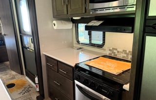 The Sunny Rig | DELIVERY/SET UP | Outdoor Kitchen