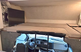 2019 Forest River 32 feet with opt. tow dolly