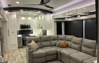 "Mountain Majesty" Jayco Sleeps 4 *Delivery Only*