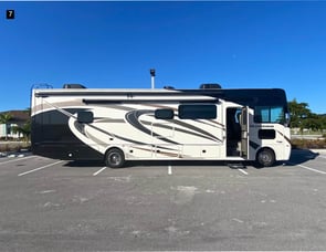 Thor Motor Coach Hurricane 34R