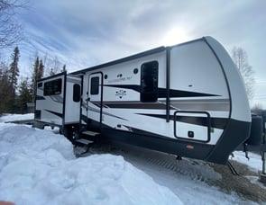 Outdoors RV Black Stone Mountain Series 250RKS
