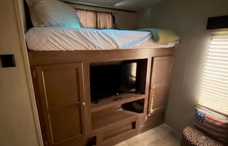 2016 Solaire Ultra Lite - Delivery available