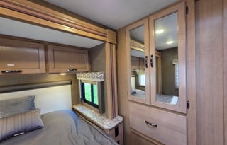 2019 Thor Motor Coach Daybreak 22DB