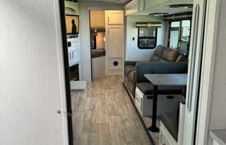Clean ready to use Astoria RV for a dream vacation