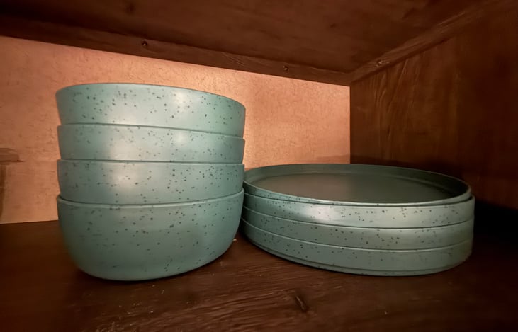 Plates & Bowls included.