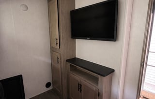 Luxury RV | Sleeps 10 | Bunkhouse & King Suite