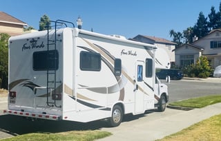 2019 Four Winds 23U with Solar Power