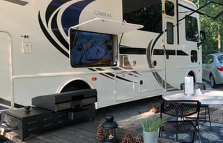 2021 HolidayR Admiral 29M Flexible pick up/dropoff