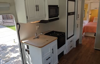 Lady Sol, Spacious Remodeled Winnebago