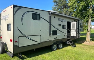 Conrad’s kid & pet friendly fifth wheel