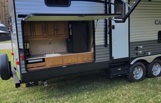 Mojo's 2017 Coachmen Catalina