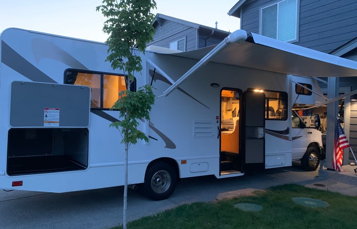 No more awning. It got broken. Trying to get a new one installed soon.