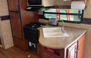 Cozy Family Camper | Sleeps 6 | Delivery Available