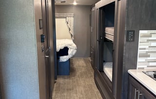 2021 Thor Motor Coach Miramar 34.6