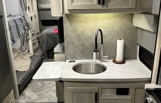 Ford Sunseeker Sleeps 10 In SoCal