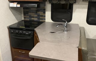 BELLA-Sleep 8 - 10 2018 Forest River Sunseeker RV