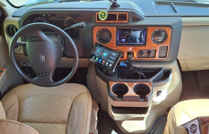 Garmin RV GPS, cell phone magnet mount