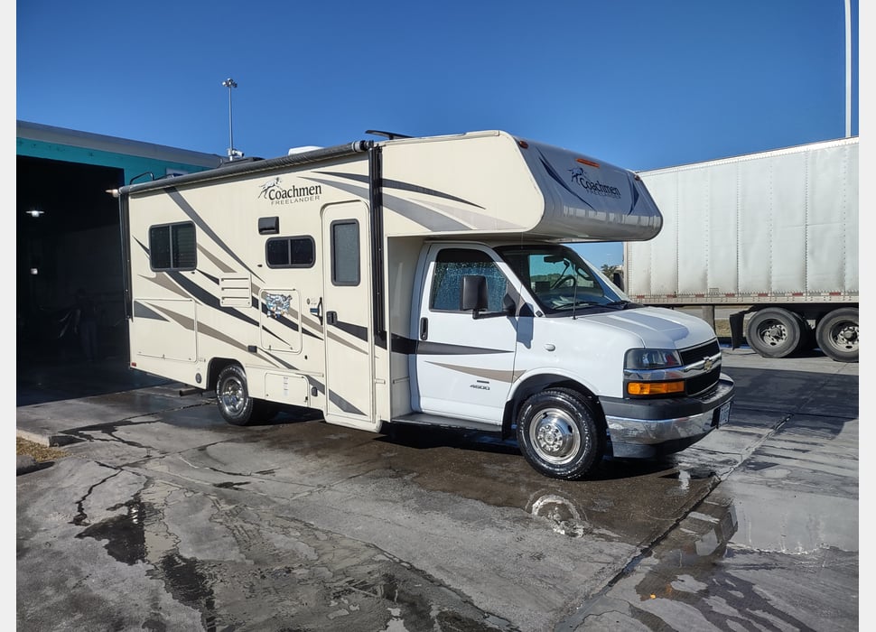 Class C Motor Home rentals in Pekin