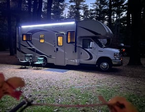 Thor Motor Coach Chateau 23U