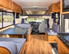 Thor Motor Coach Majestic 23A