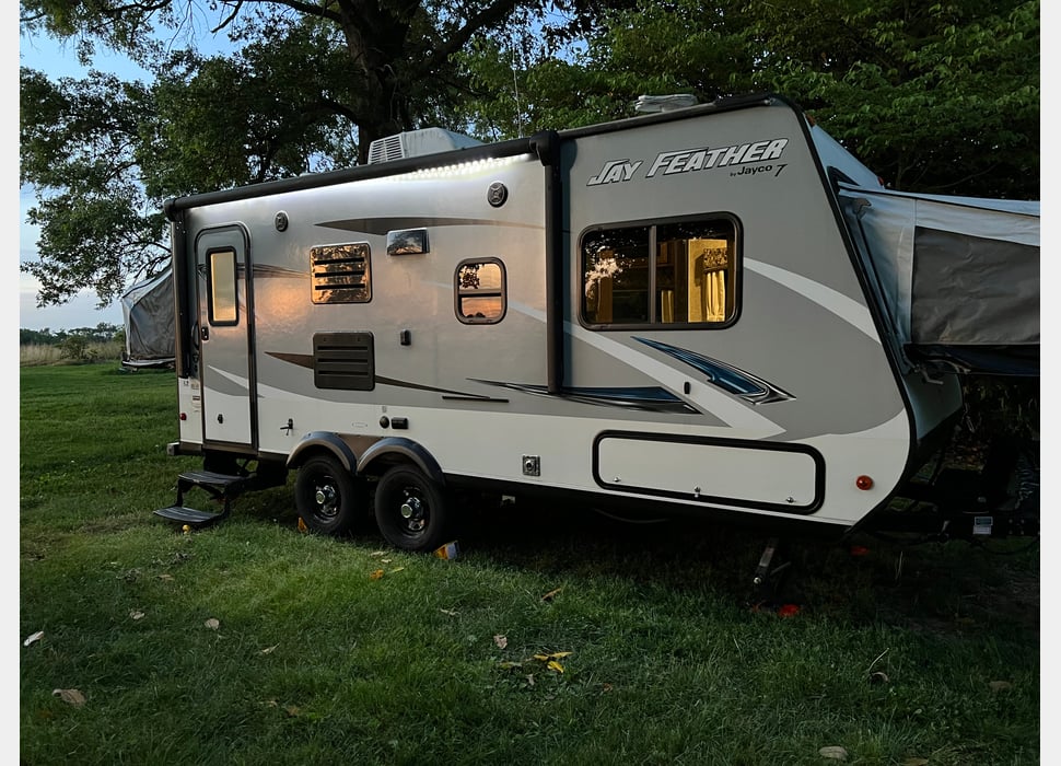 Pop-up Camper rentals in Dunkirk