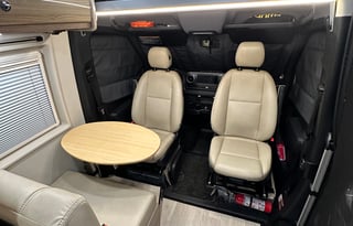 Vantonio Banderas - Winnebago Boldt 70BL