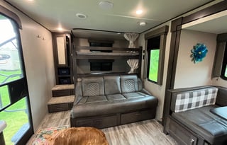 Seasonal Serenity: The Barrel's Blissful Retreat