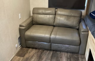 Wildwood - 2019 FR Wildwd 37BHSS2Q (Delivery Only)