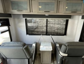 Dutchmen RV Coleman Light 2515RL