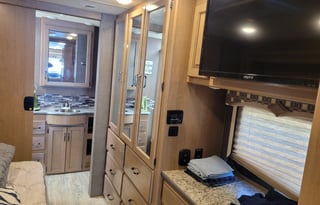 2018 Thor Motor Coach Hurricane 35M