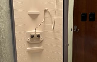 26' Leprechaun, sleeps 6+, stocked for family fun!