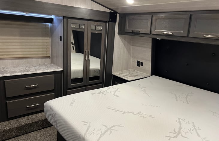 Main bedroom, king bed