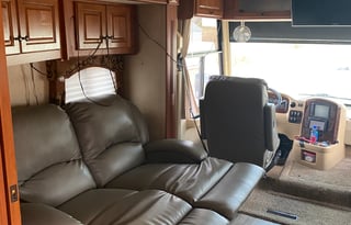 2010 Damon Challenger 371