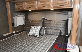 2018 Thor Motor Coach Miramar 37.1