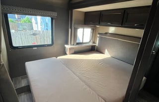 "Tiny" 2019 Thor Motor Coach Freedom Traveler 24HE