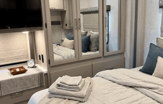 A6 *NEW*Thor Windsport 8-SLEEPER-WIFI- Luxury Bus
