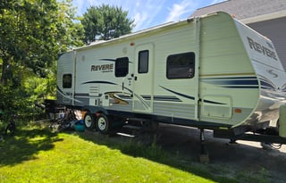 2013 Shasta RVs Revere 27BH