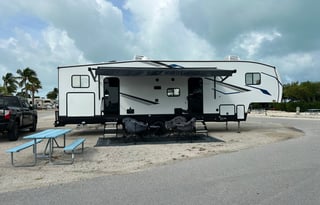 Forest River RV Cherokee Arctic Wolf 321BH