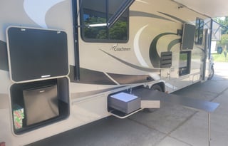 2021 Coachmen RV Leprechaun 319MB Ford 450