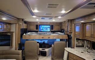 2019 Fleetwood Pace Arrow LXE 38K