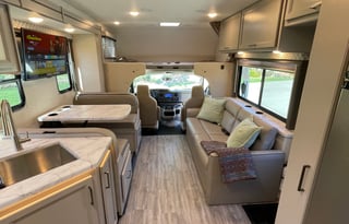 2024 Thor Motor Coach - Coleman 32CM