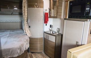 Mercedes Winnebago - Model J - G